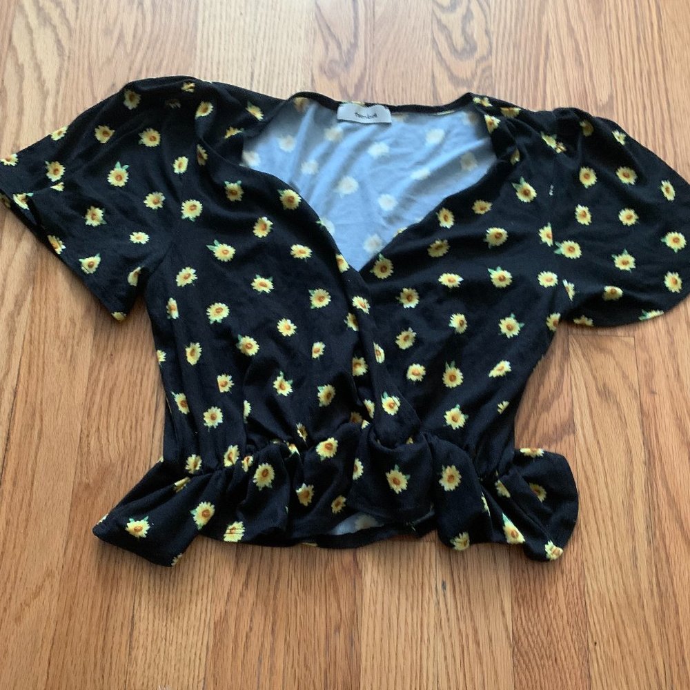 Teenbell Floral Crossover Top